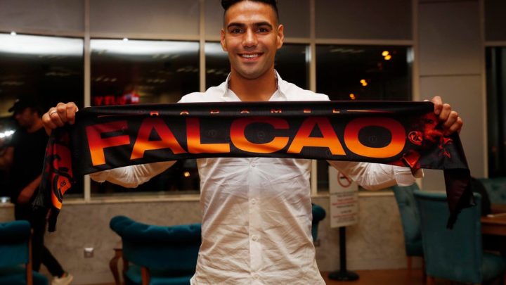 Falcao García fue presentado este domingo con todos los honores en el Galatasaray