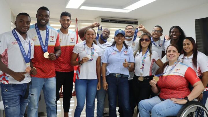 Indervalle hizo reconocimiento a para atletas que subieron al podio del Mundial en Kobe (Japón)