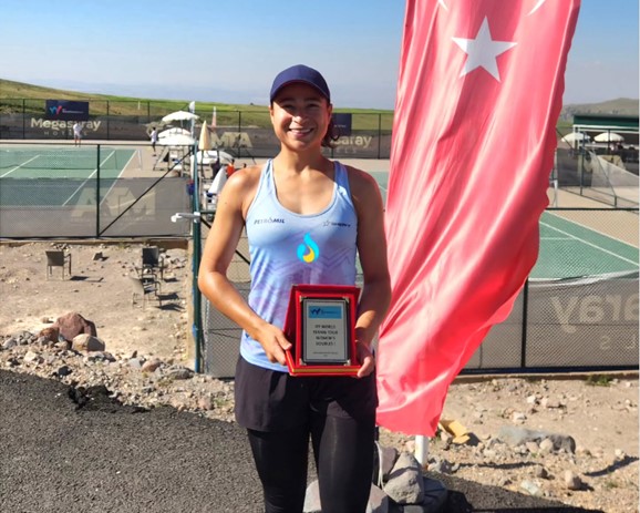 ¡Título colombiano en Turquía! María Fernanda hizo sonar el himno nacional
